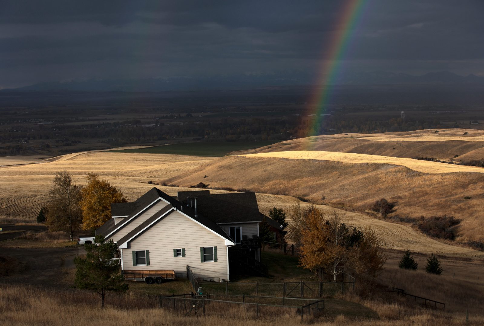 House in the Bitterroot hills, preparedness to buy
